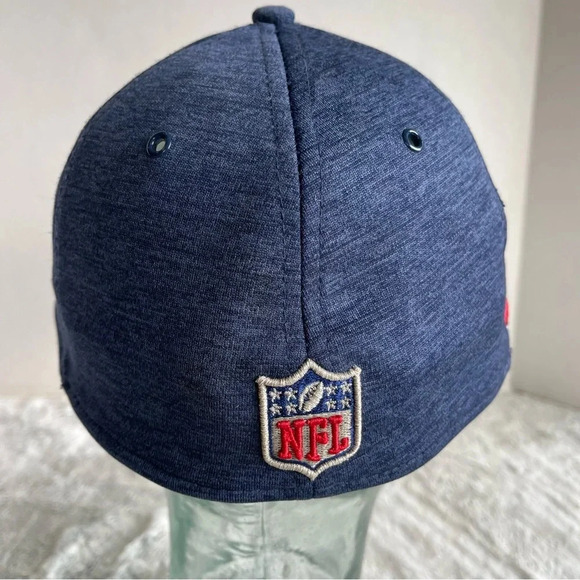 New England Patriots Men's New Era 39Thirty Flex Fit Hat - Picture 6 of 11